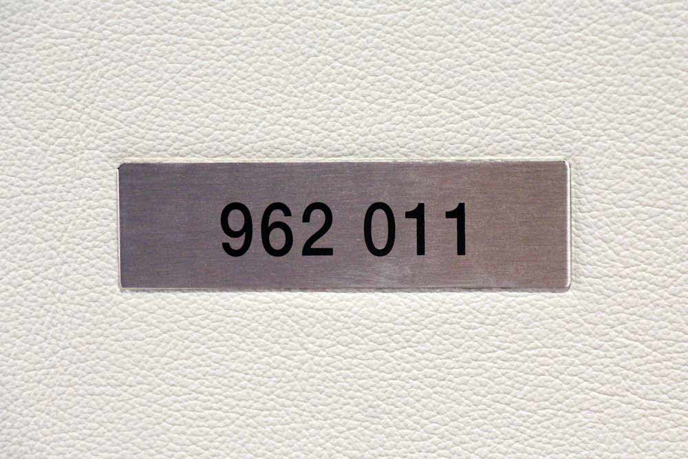 Porsche 962/88 book chassis plate