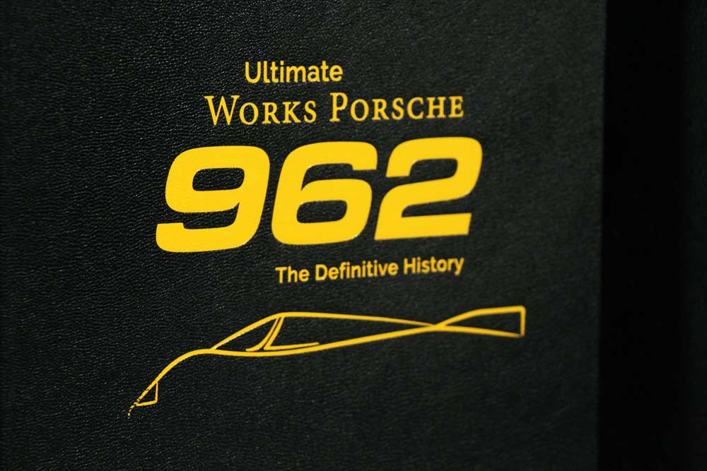 Porsche 962 Collector's Edition binding detail
