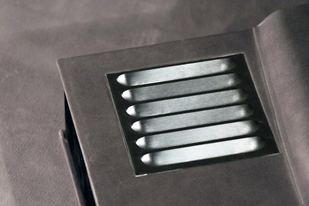 9600 HP Unique Edition grill detail