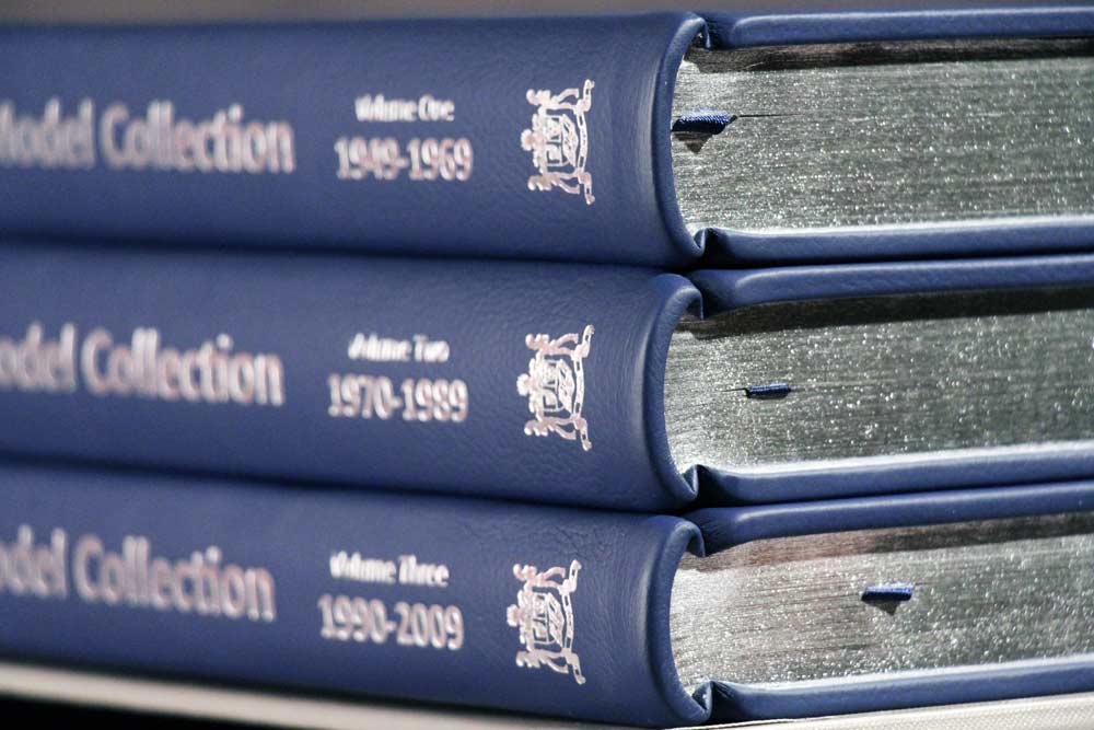 Binding detail Le Mans Model Collection