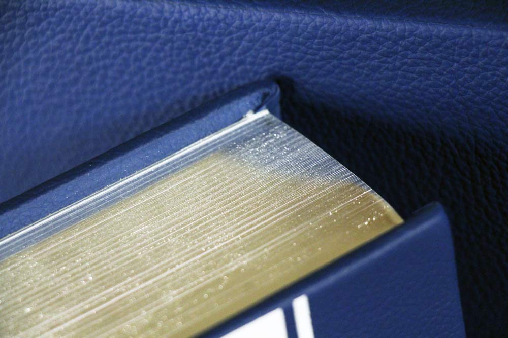 Ford GT40 Volume 1 Collector's gilt edging