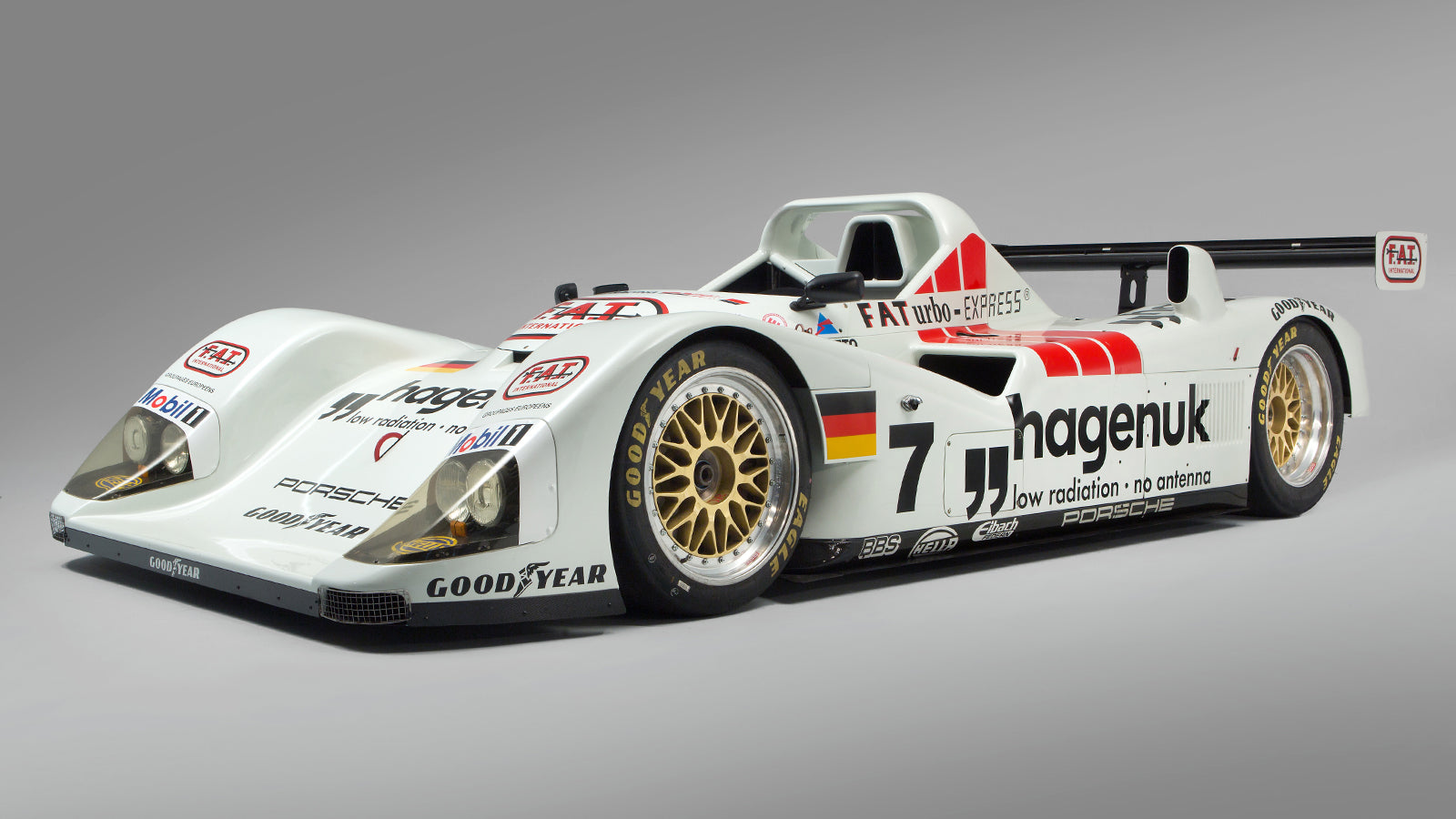 Porsche 962 studio shot