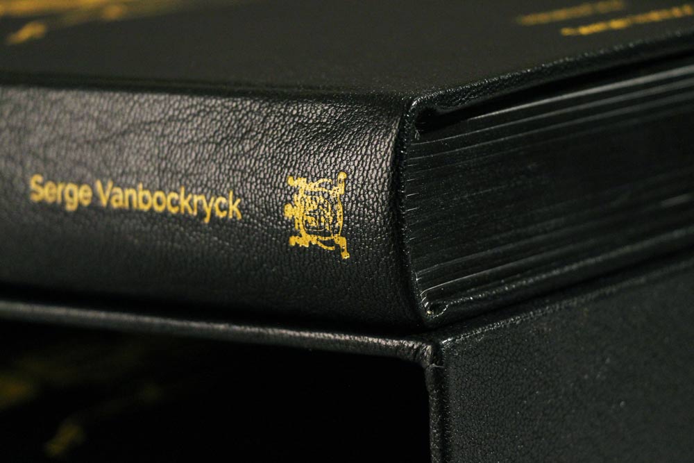 Porsche 956 Collectors Edition binding detail