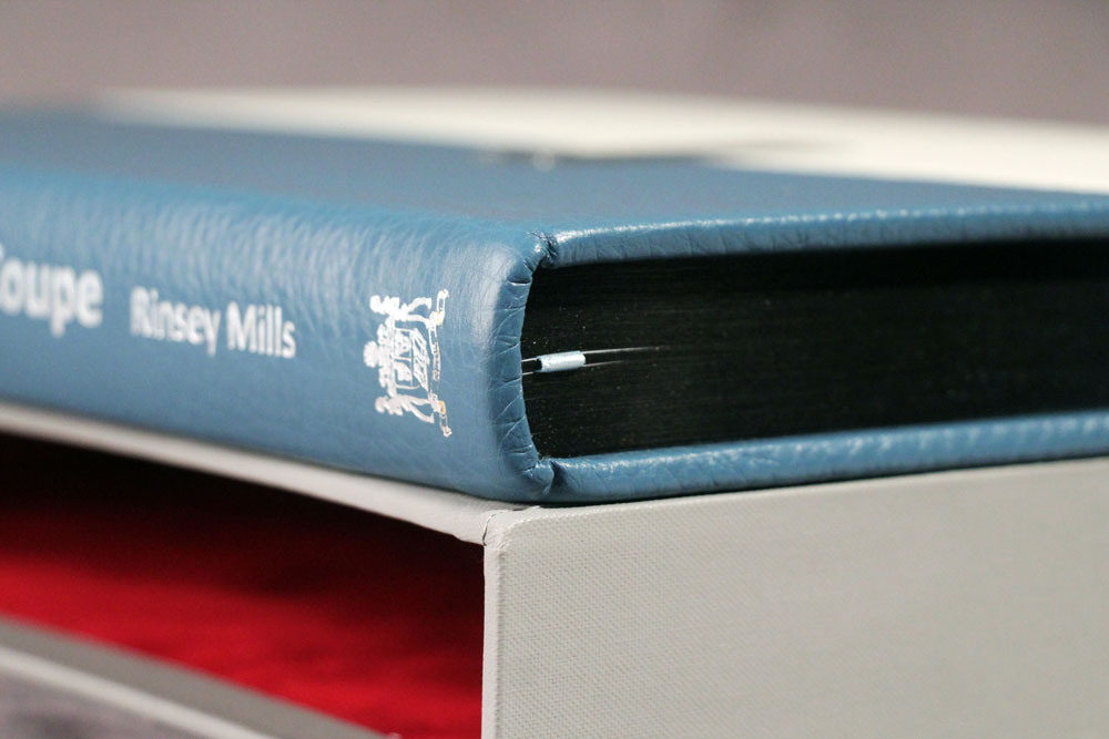 Shelby Cobra Daytona Coupe - The autobiography of CSX2300 (Limited Edition)