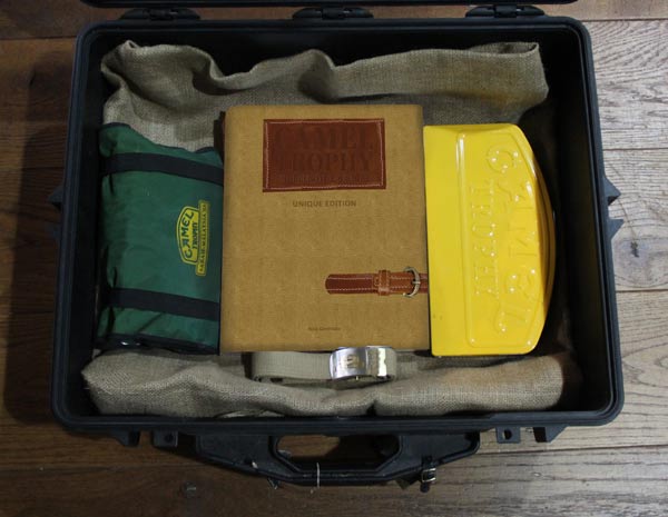 Peli case Camel Trophy contents